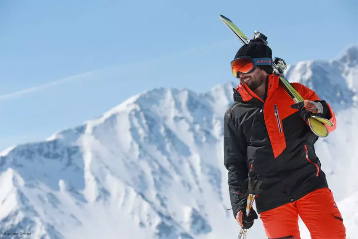 Location ski alpin adulte homme, du débutant à l'expert.