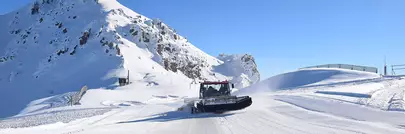 Dameuse sur le domaine skiable de Serre Chevalier