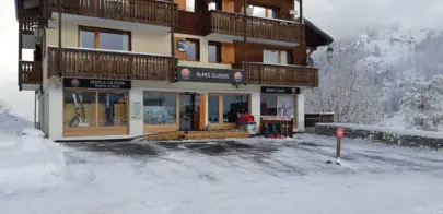 5 places de parking gratuites devant le magasin Sport 2000 Alpes Glisses