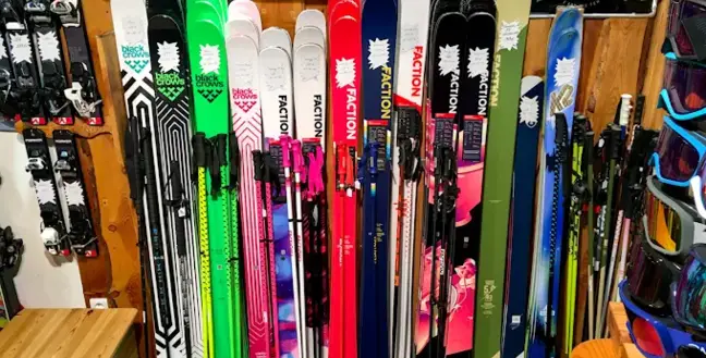Sport 2000 Ski Extreme Les 2 Alpes location ski snowboard oisans Service de location de ski à Vénosc rent snow